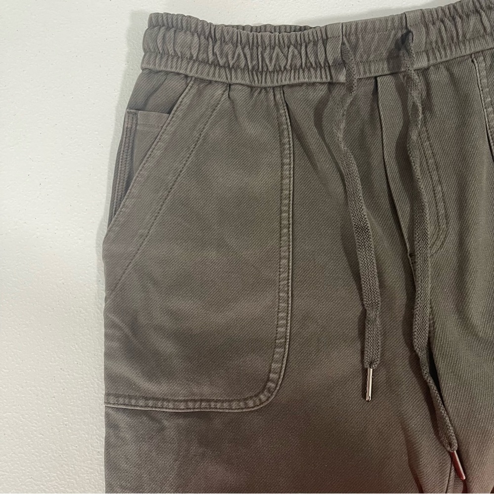 Athleta Cypress Green Elastic Waist Stretchy Pull On Farallon Bermuda Short - Picture 4 of 13